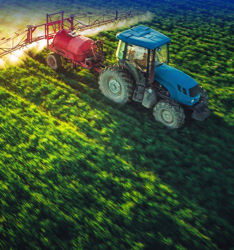 Market-Agriculture-Tractor-AerialISO-BlueFade