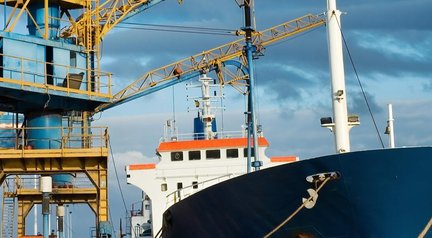 crane cargo ship.jpg